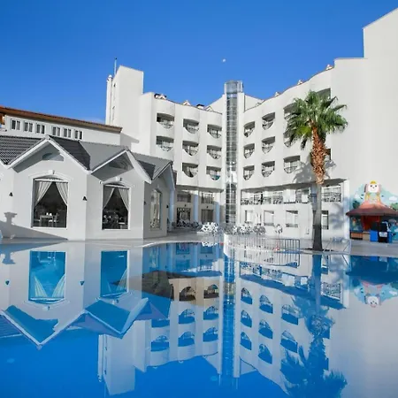 Szálloda Camyuva Luna 4*